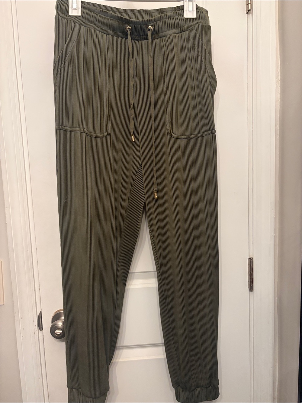 Olive Green Women’s Textured Jogger Pants